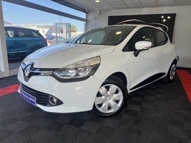 Renault Clio IV SOCIETE DCI 75 ECO2 AIR MEDIANAV 90G Blanc de 2015