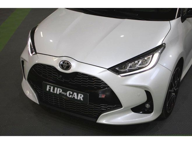 Toyota Yaris IV 1.5 HYBRIDE 116H GR SPORT BLANC de 2023