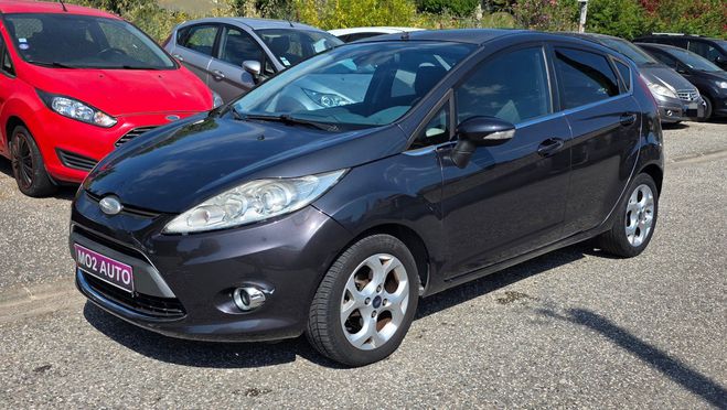 Ford Fiesta VI 1.6 TDCI 90CH TITANIUM 2010 REG CLIM  gris fonce de 2010