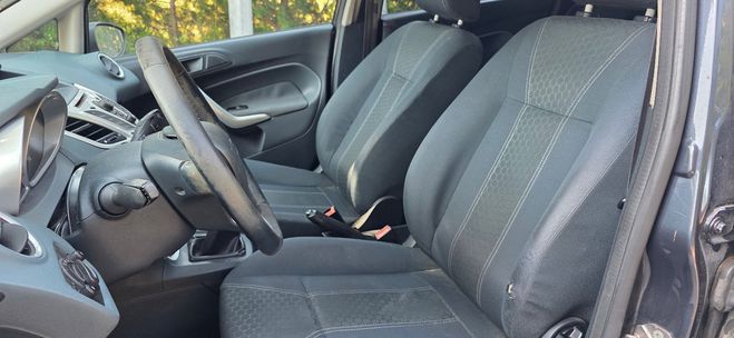 Ford Fiesta VI 1.6 TDCI 90CH TITANIUM 2010 REG CLIM  gris fonce de 2010