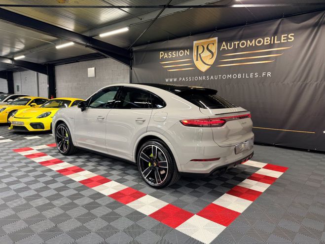 Porsche Cayenne E-HYBRID COUPE ? 3.0L 462 CV Craie / Cam Craie de 2021