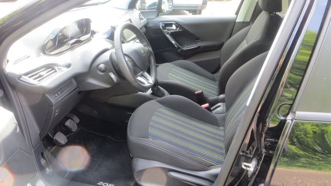 Peugeot 208 1.2 PureTech 82ch Urban Soul 5p NOIR de 2015