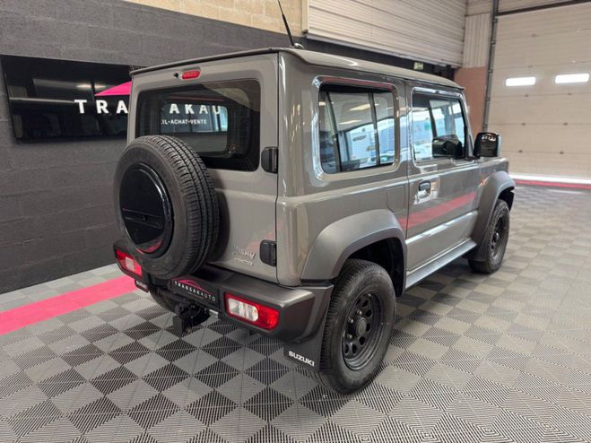 Suzuki Jimny Privil�ge 1.5 VVT 102 CV - ATTELAGE - PO Gris de 2020