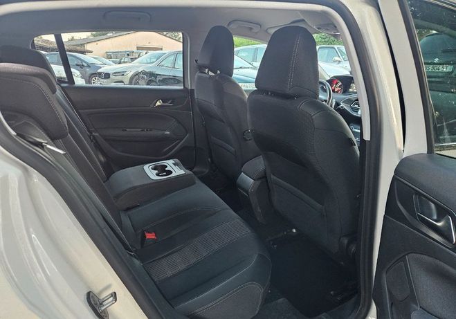 Peugeot 308 1.5 hdi 130 cv eat8 navi carplay Blanc de 2018