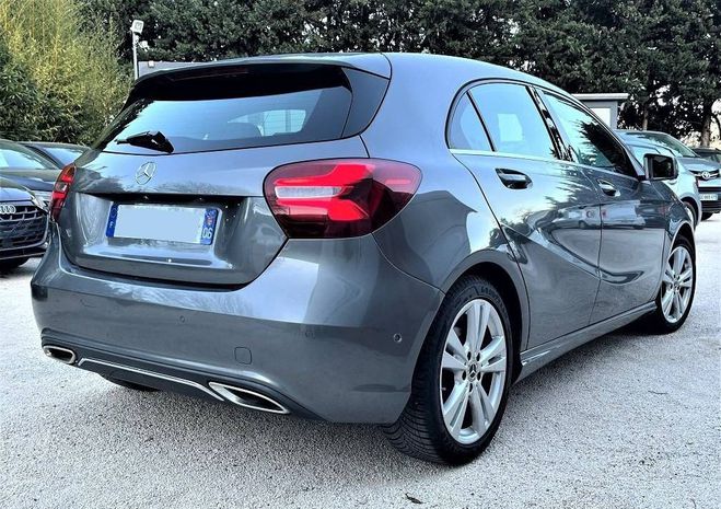 Mercedes Classe A III (W176) 180 d Sensation 7G-DCT Gris de 2018