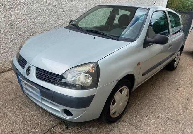Renault Clio 2 phases 1.2i 75cv 3 portes  de 2002