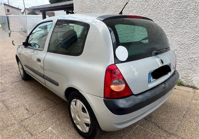 Renault Clio 2 phases 1.2i 75cv 3 portes  de 2002