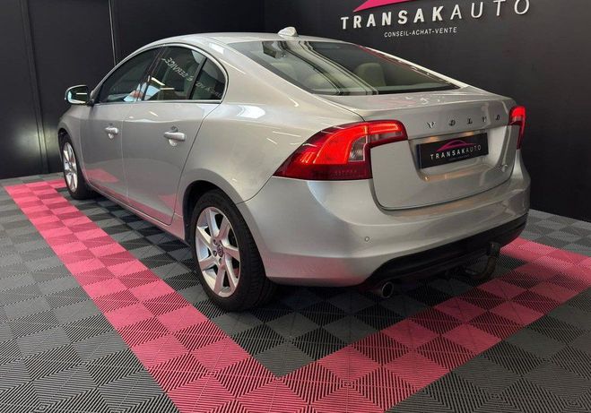 Volvo S60 D2 115ch Momentum SUIVI COMPLET R�VISION Blanc de 2013