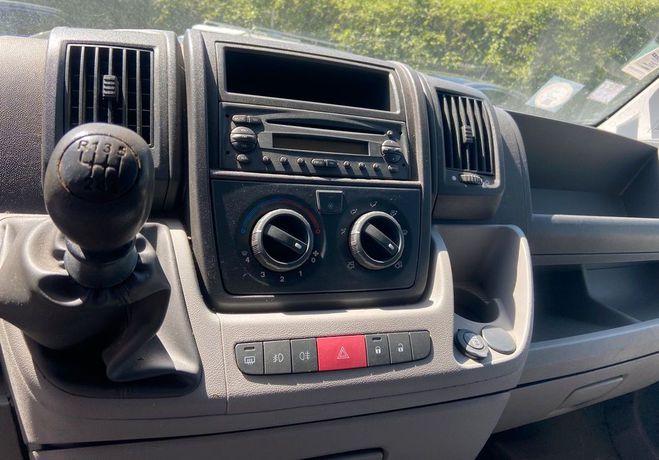 Peugeot Boxer 9 places 2.2 L HDI 120 cv  de 2010