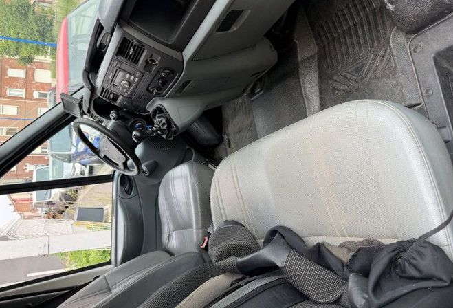 Ford Transit FG 300M 2.2 TDCI 115CH L2H2  de 2011