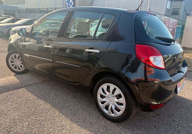 Renault Clio III 1.2 TCe 100ch Expression Clim 5p Noir de 2010