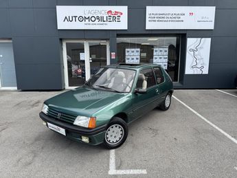  Voir d&eacute;tails -Peugeot 205 1.4l TU Roland Garros &agrave; Caissargues (30)