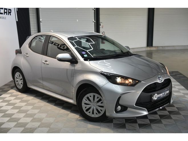 Toyota Yaris Hybride-citadine fiable et confortable GRIS CLAIR de 2022
