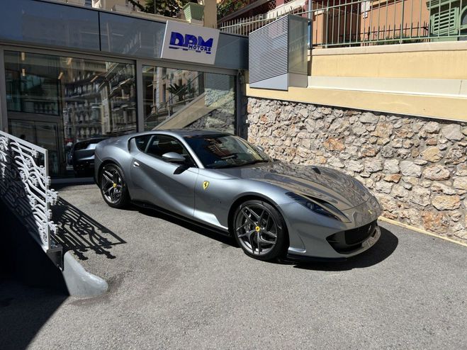 Ferrari 812 Superfast V12 800 Gris de 