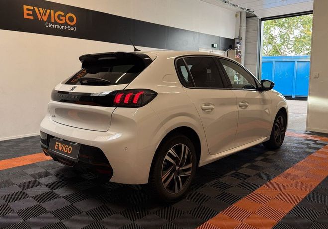 Peugeot 208 generation-ii 1.2 puretech 100 allure pa Blanc de 2023