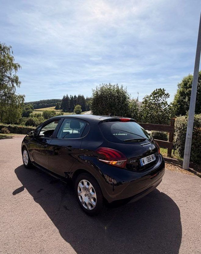 Peugeot 208 1.6 HDI 75 cv Noir de 2018