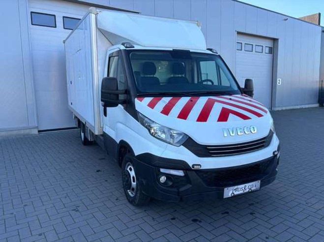 Iveco Daily -- BOITE AUTO TVA DEDUCTIBLE 1 ER MAIN Blanc de 