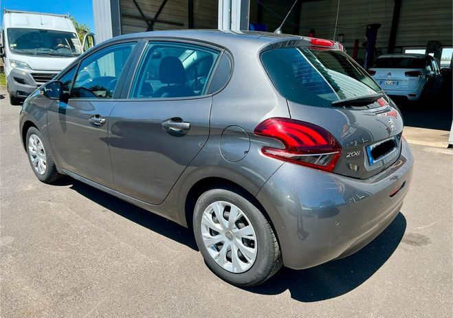 Peugeot 208 active 1.2l 82 chv kit distrib neuf Gris de 2018