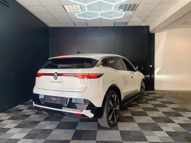 Renault Megane E-TECH EV60 220 ch super charge Techno / Blanc de 2022