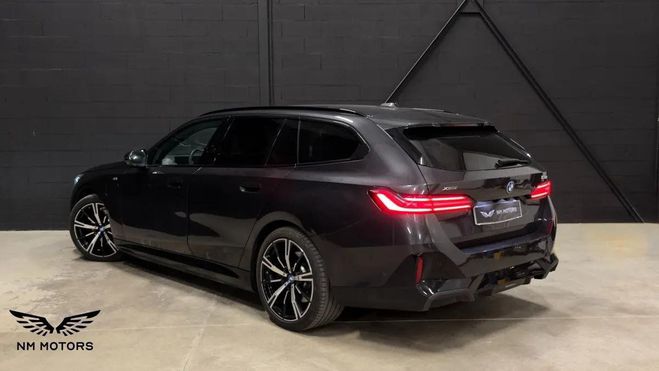 BMW Serie 5 TOURING 2.0 530E 299ch HYBRID M-SPORT XD Gris de 2024