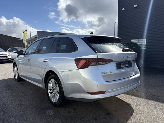 Skoda Octavia IV 2.0 TDI 116ch Business Euro6d-AP GRIS de 2022