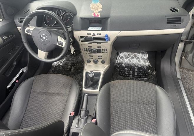 Opel Astra Cabriolet 1,8L 140ch moteur chang� avec  Gris de 2007