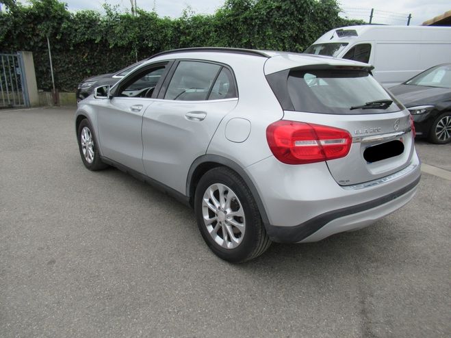 Mercedes Classe GLA 200 CDI INSPIRATION 7G-DCT GRIS C de 2015