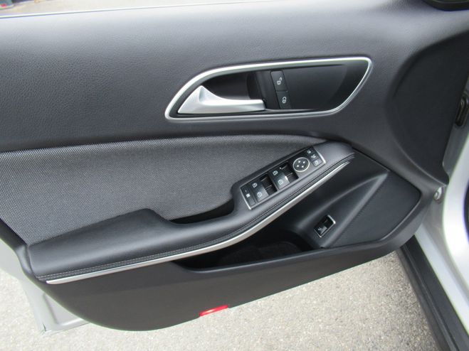 Mercedes Classe GLA 200 CDI INSPIRATION 7G-DCT GRIS C de 2015