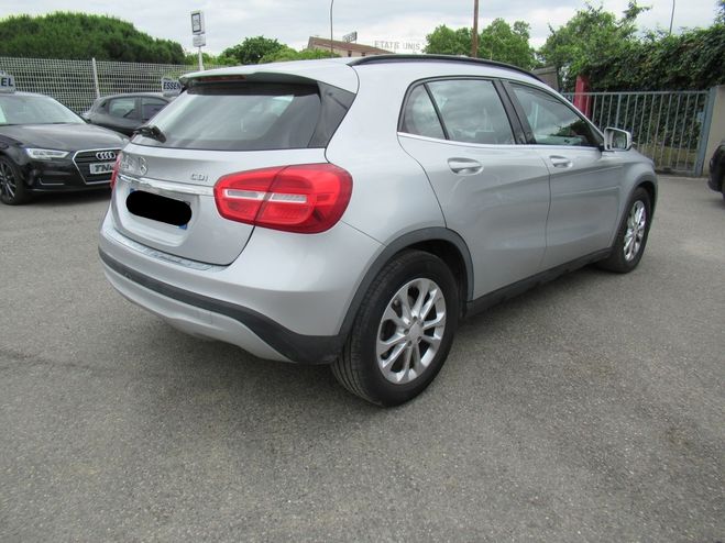 Mercedes Classe GLA 200 CDI INSPIRATION 7G-DCT GRIS C de 2015