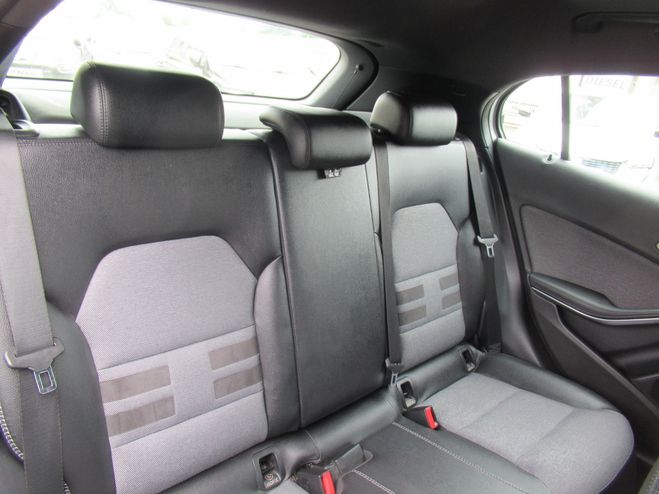 Mercedes Classe GLA 200 CDI INSPIRATION 7G-DCT GRIS C de 2015