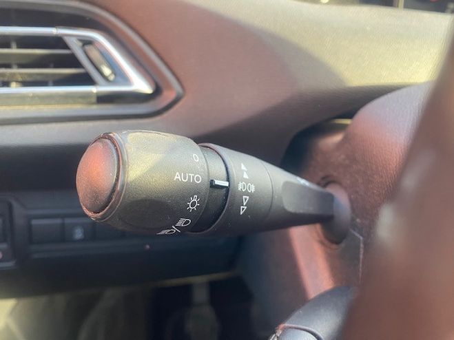 Peugeot 308 1.5 BLUEHDI 130CH S&S ACTIVE BLANC de 2018