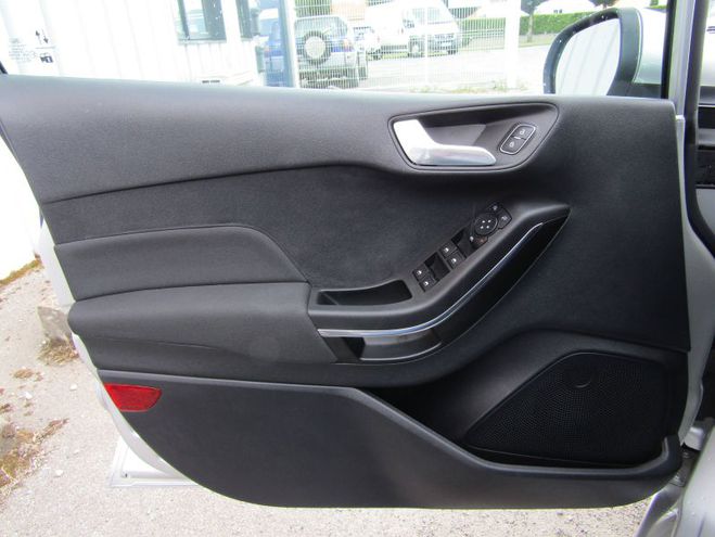 Ford Fiesta 1.1 75ch Titanium Business 5p Gris Lunaire m�tallis�e de 2024