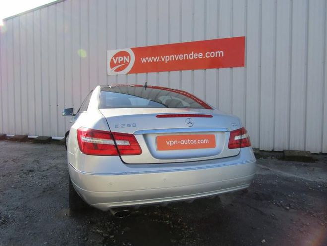Mercedes Classe E 250 CGI BE BA Gris de 2009