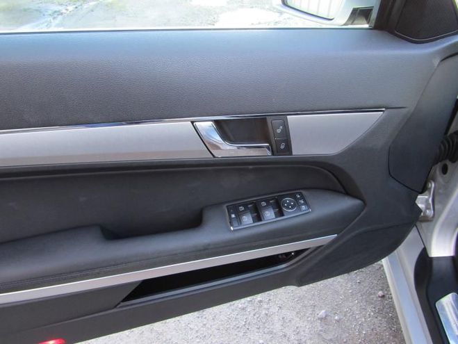 Mercedes Classe E 250 CGI BE BA Gris de 2009