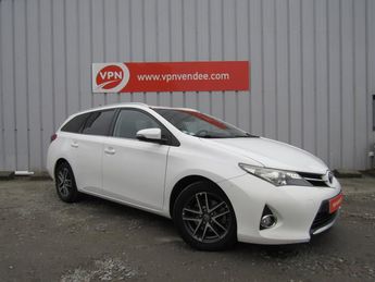  Voir d&eacute;tails -Toyota Auris 124 D-4D Feel! &agrave;  La Roche-sur-Yon (85)