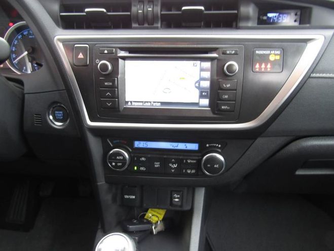 Toyota Auris 124 D-4D Feel! Blanc de 2015