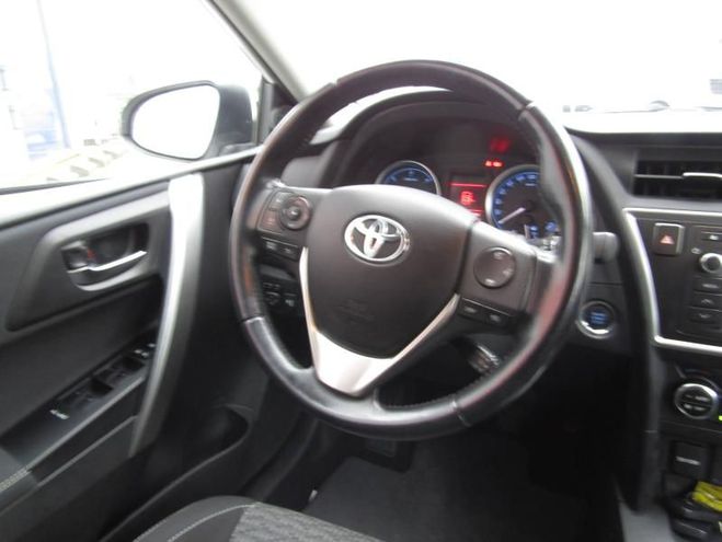 Toyota Auris 124 D-4D Feel! Blanc de 2015