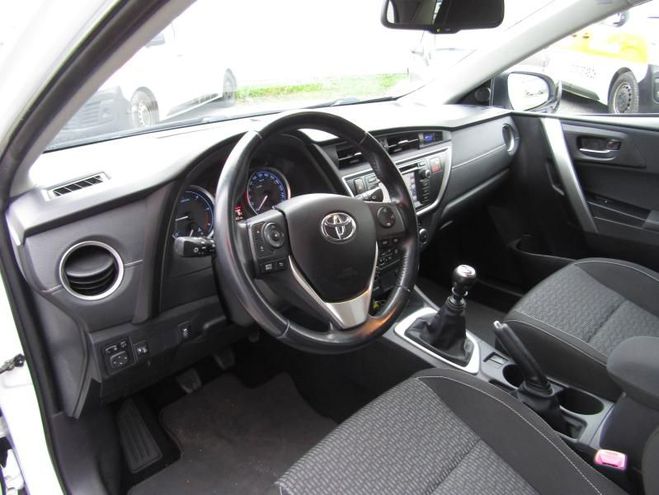 Toyota Auris 124 D-4D Feel! Blanc de 2015