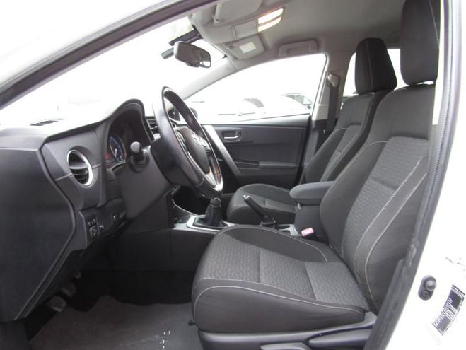 Toyota Auris 124 D-4D Feel! Blanc de 2015