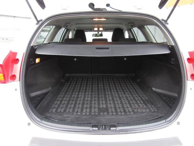 Toyota Auris 124 D-4D Feel! Blanc de 2015
