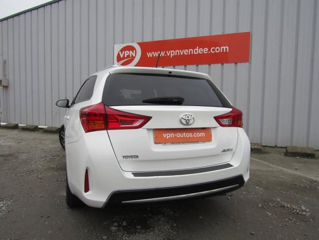 Toyota Auris 124 D-4D Feel! Blanc de 2015