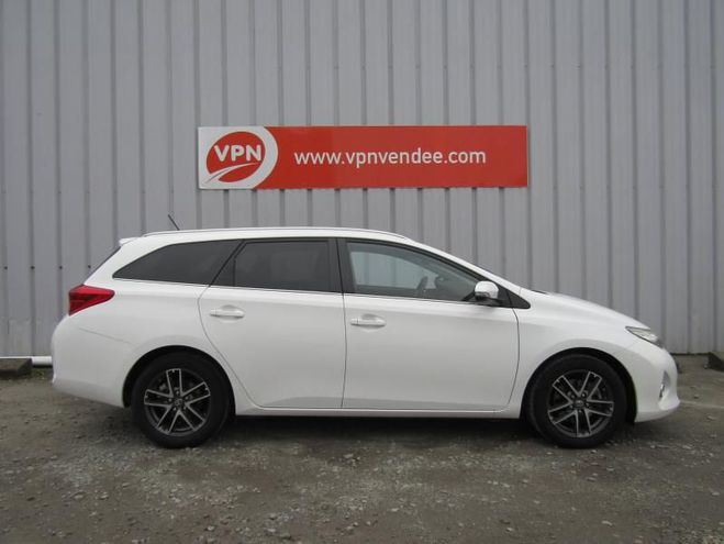 Toyota Auris 124 D-4D Feel! Blanc de 2015