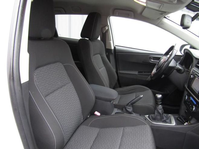 Toyota Auris 124 D-4D Feel! Blanc de 2015