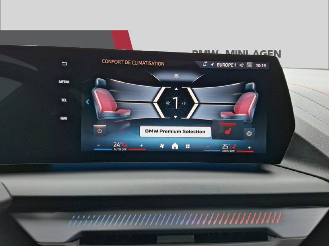 BMW Serie 1 120 170 ch DKG7 M Sport 5p BLACK SAPPHIRE METALLIC de 2025