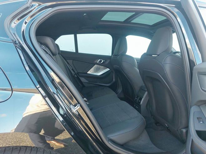BMW Serie 1 120d 163 ch DKG7 M Sport 5p BLACK SAPPHIRE METALLIC de 2025
