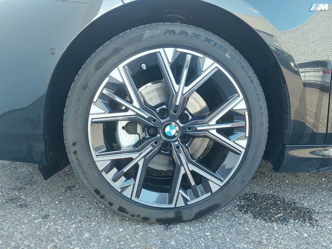 BMW Serie 1 120d 163 ch DKG7 M Sport 5p BLACK SAPPHIRE METALLIC de 2025
