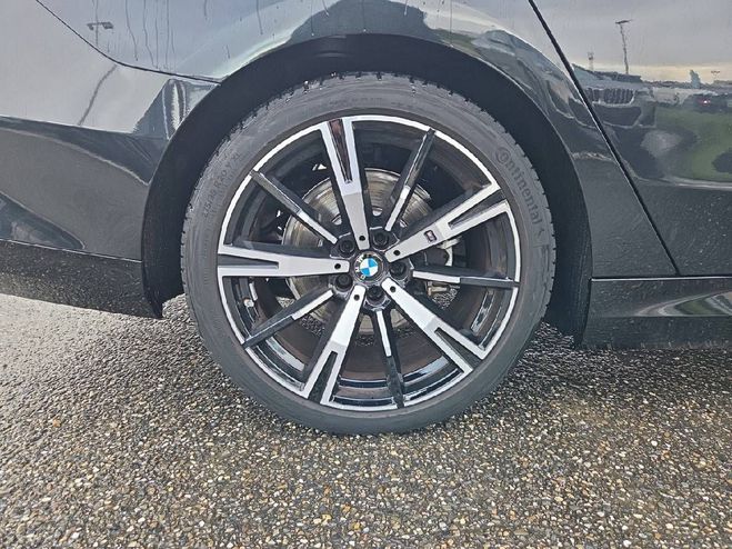 BMW Serie 5 530e PHEV 299 ch BVA8 M Sport 4p BLACK SAPPHIRE METALLIC de 2025