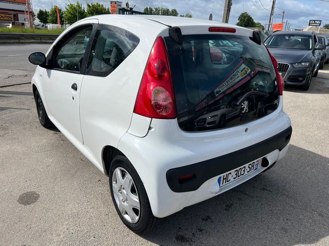 Peugeot 107 (2) 1.0 URBAN FAIBLE KM BELLE Blanc de 2007