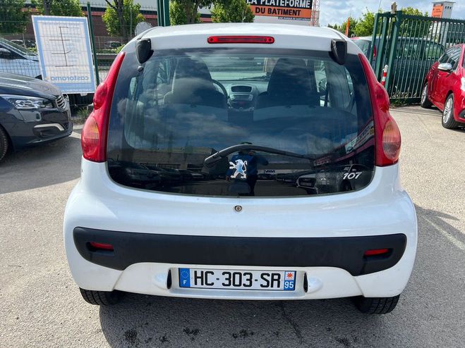 Peugeot 107 (2) 1.0 URBAN FAIBLE KM BELLE Blanc de 2007