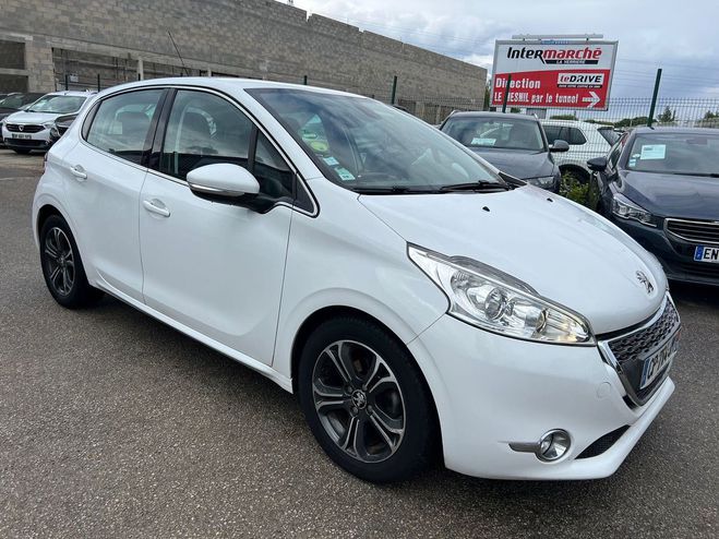 Peugeot 208 1.6 E-HDI 115 ALLURE 5P  Blanc de 2012